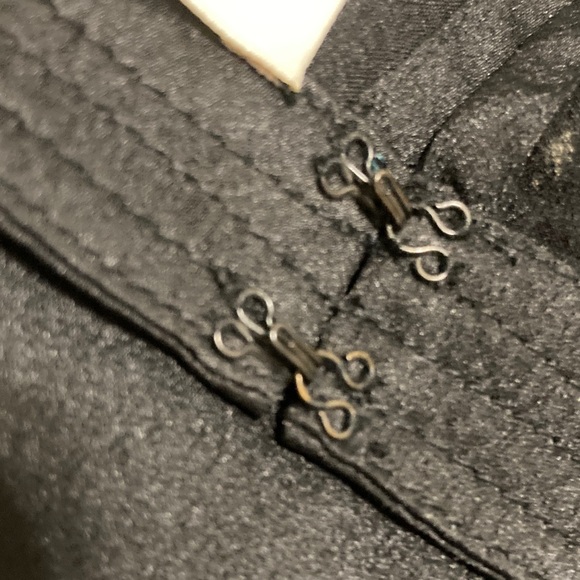 Laundry By Shelli Segal Black Cold Shoulder Blouse - Picture 10 of 10